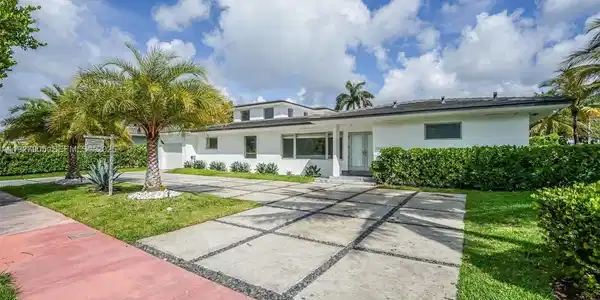 1001 Fairway Dr