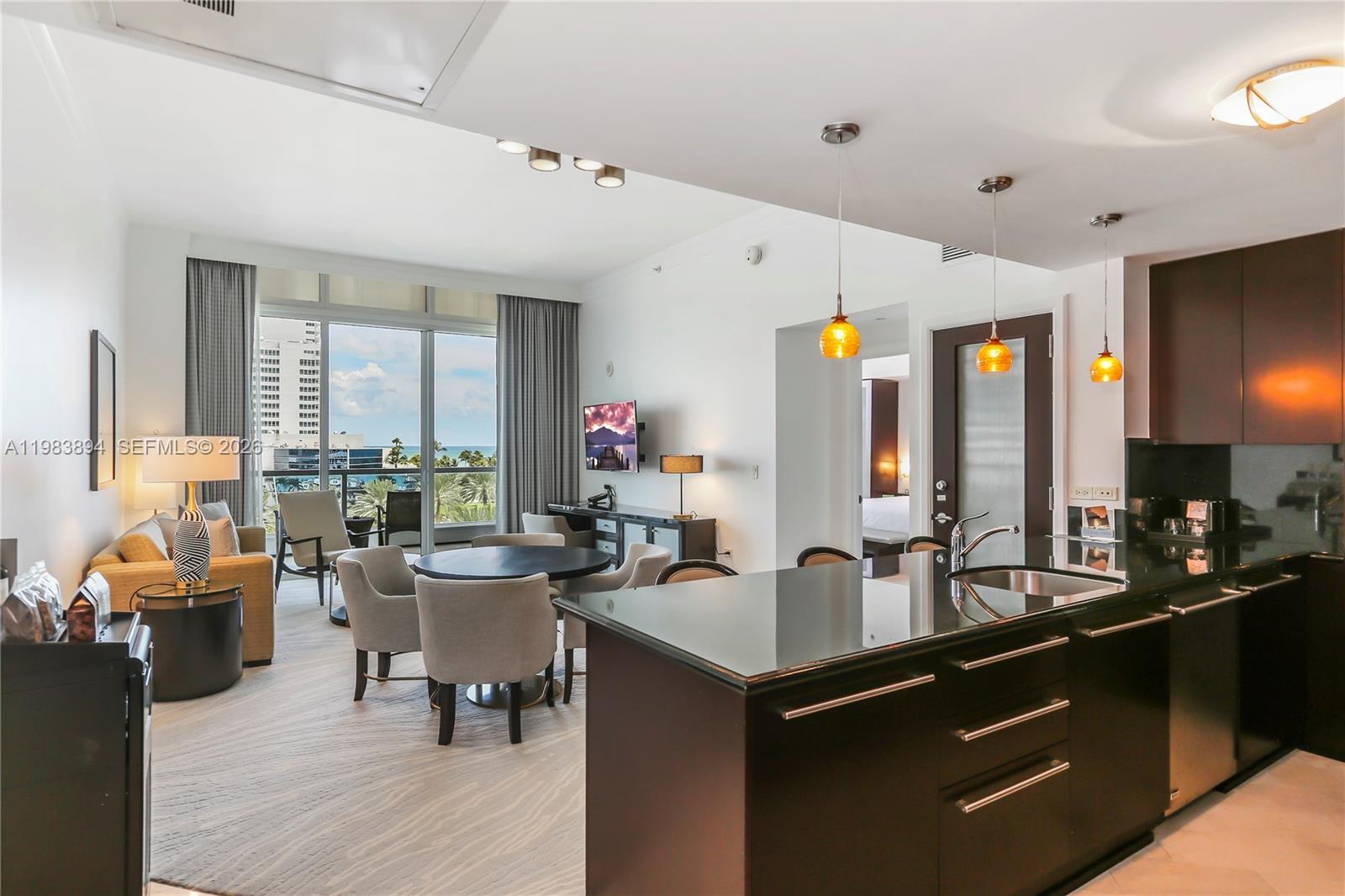 Image 2: Living room/kitchen - 507