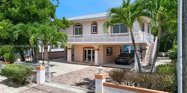 123 Peace Ave