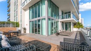 330 Sunny Isles Blvd