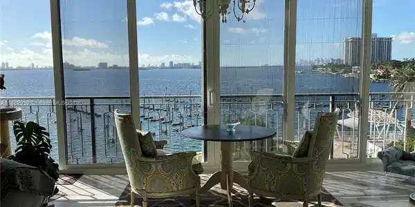 11111 Biscayne Blvd
