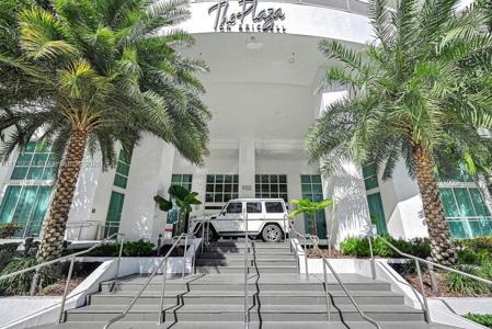 950 Brickell Bay Dr