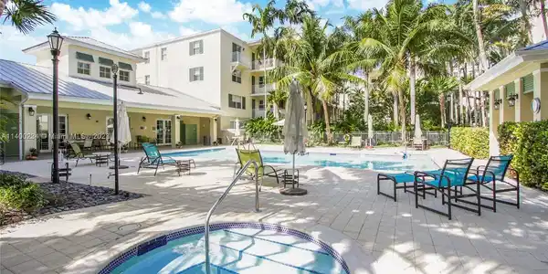 7584 SW 102nd St Unit 101