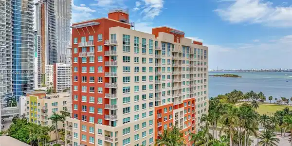 2000 N Bayshore Dr.