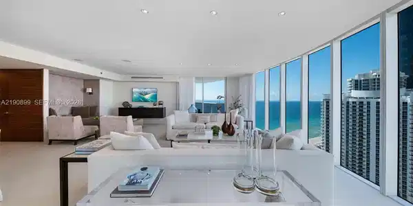 18911 Collins Ave