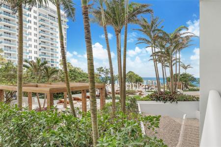 2301 Collins Ave