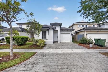 236 SE 32nd Ave