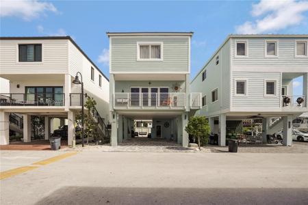 94825 Overseas Highway #185