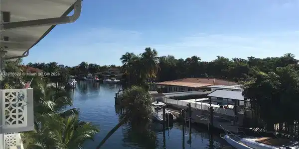 13105 Ixora Ct