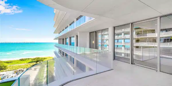 9149 Collins Ave
