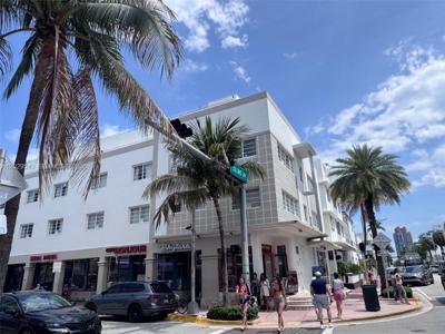 865 Collins Ave