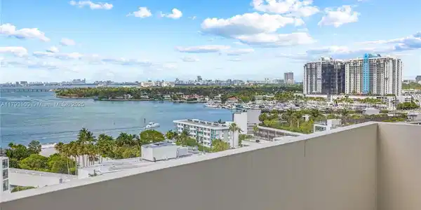 5 Island Avenue
