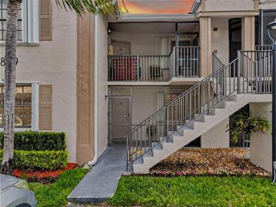 889 Hamilton Dr