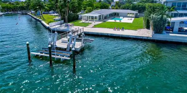 200 Harbor Dr