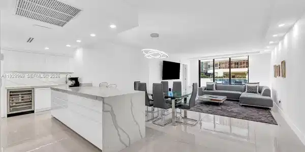 9801 Collins Ave