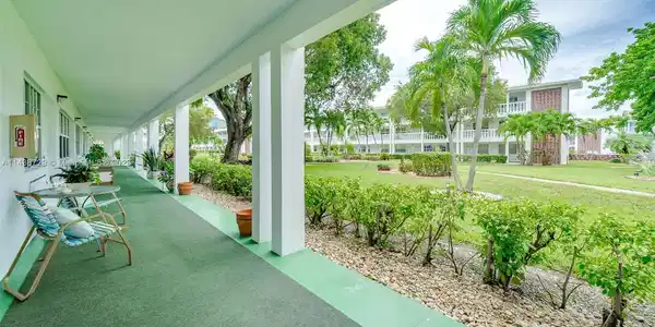 5208 NE 24th Ter Unit F118