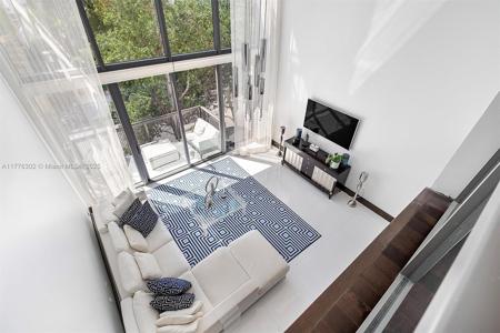6000 Collins Ave