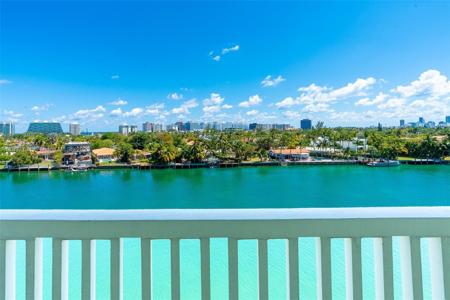 9111 E Bay Harbor Dr