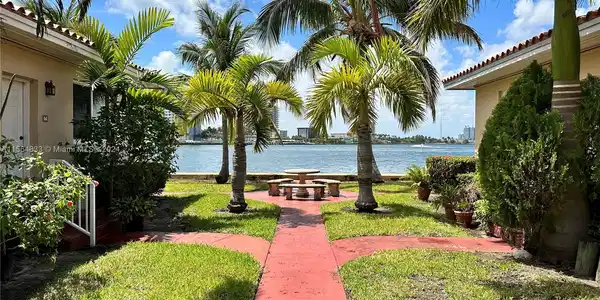 2160 W Bay Dr