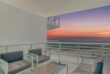 3801 Collins Ave