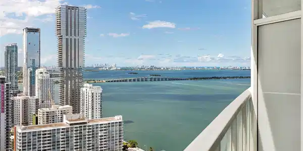 1900 N Bayshore Dr