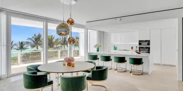 9111 Collins Ave