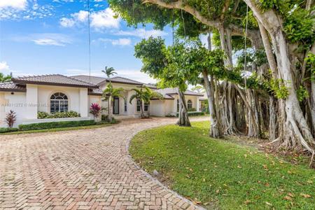 7250 SW 99th St