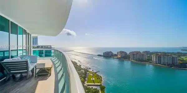 1000 S Pointe Dr