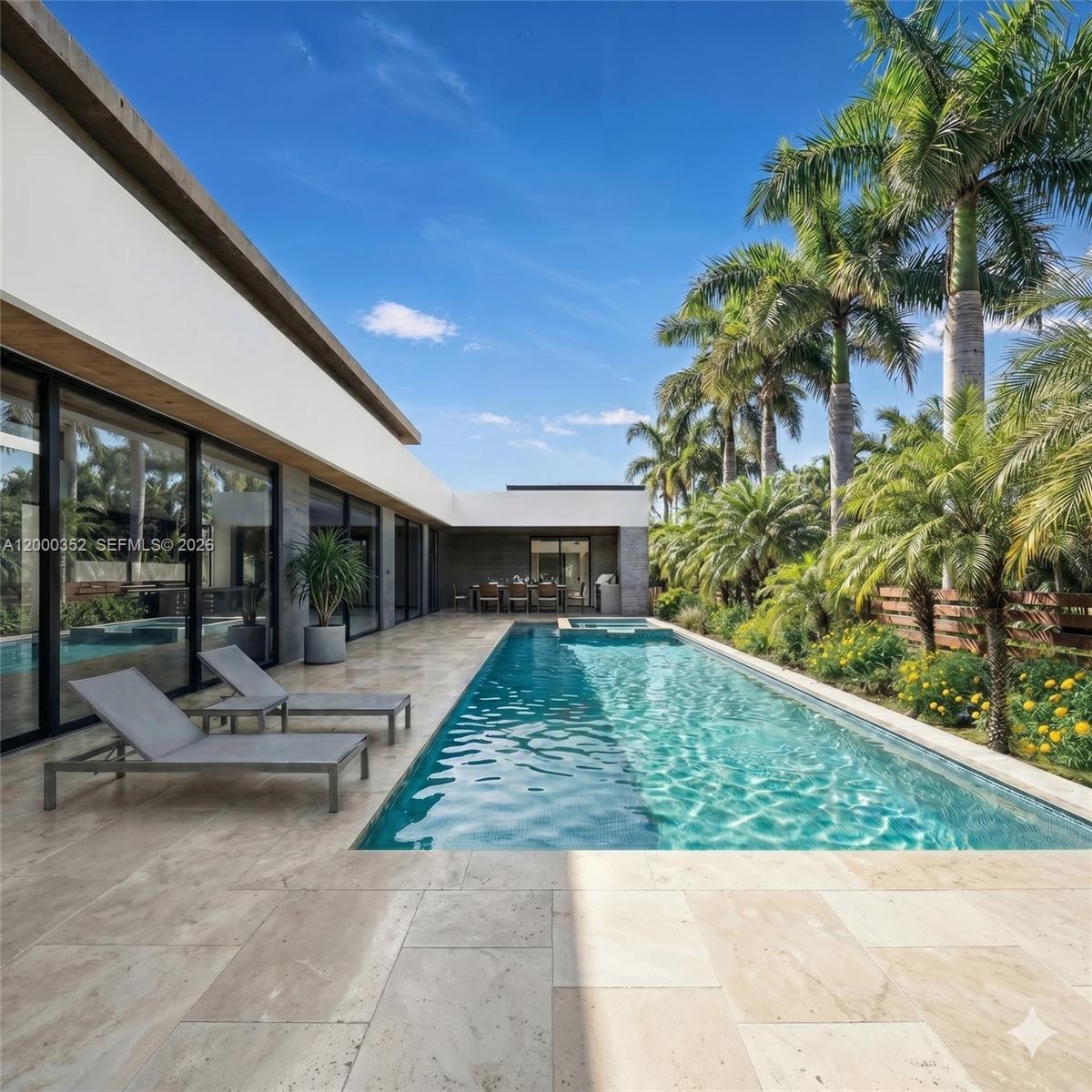 Image 3: Pool