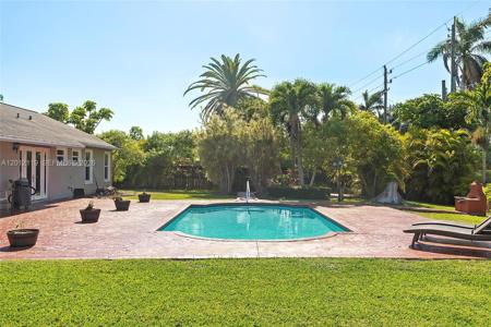 8895 SW 184th Ter