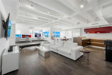 5255 Collins Ave