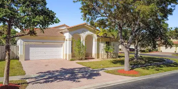1492 NE 40th Ave