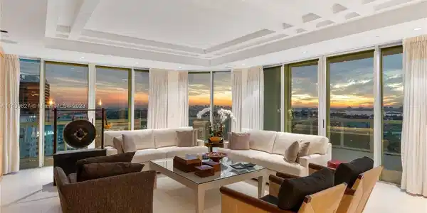 10101 Collins Ave