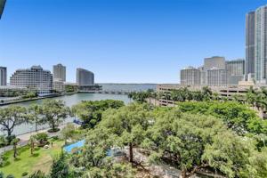 495 Brickell Ave Unit 809