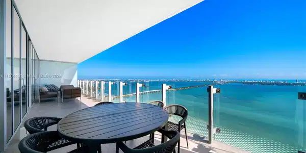 700 NE 26th Terrace