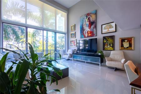 6000 Collins Ave