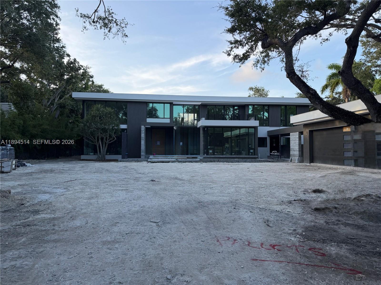 Image 3: under construction