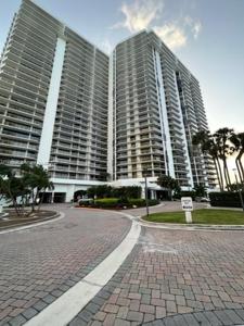 20281 E Country Club Dr