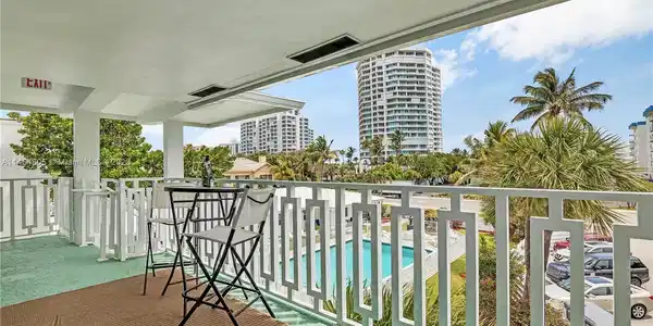 1751 S Ocean Blvd