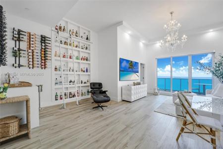 2301 Collins Ave