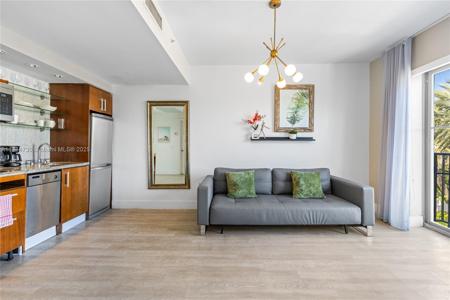 1060 Ocean Dr