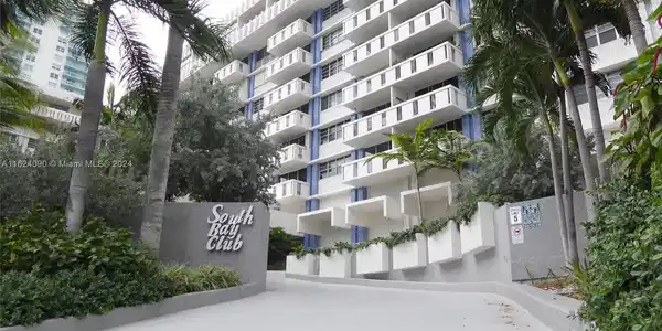 800 West Ave