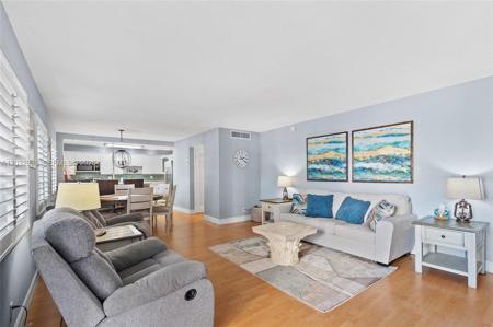 2424 NE 9th St