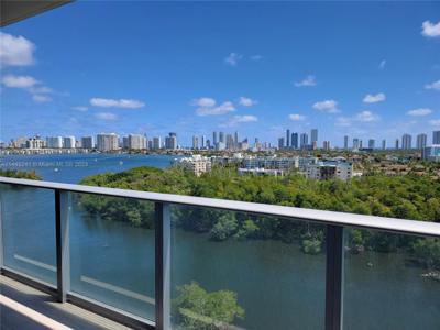 16385 Biscayne Blvd