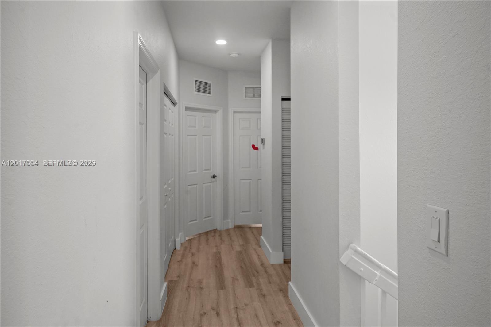 Image 4: Upstairs hallway