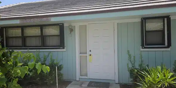 1127 E SEMINOLE