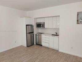 1611 Meridian Ave Unit 302