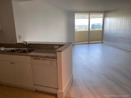 19501 W Country Club Dr Unit 1206