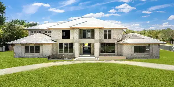 9601 SW 67th Ave