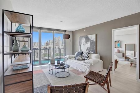 300 Sunny Isles Blvd